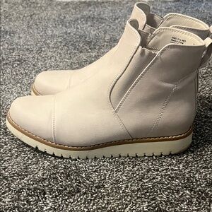 Kohl's Off-White Ankle Boots